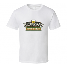 Bennigans Fast Food Restaurant Distressed Look T Shirt
